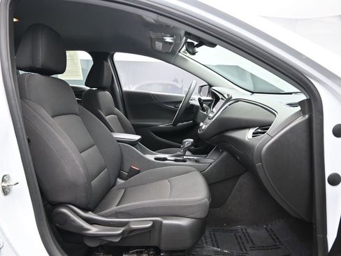 Used 2024 Chevrolet Malibu LT image 32