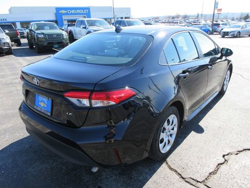 Used 2023 Toyota Corolla LE image 5