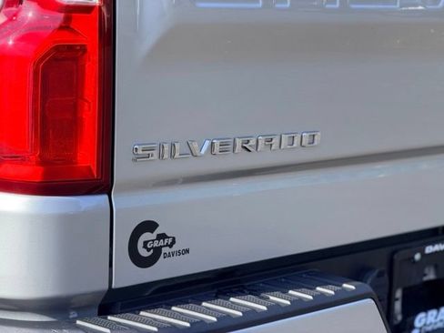 Used 2020 Chevrolet Silverado 1500 Custom w/ Custom Value Package AWD/4WD image 26