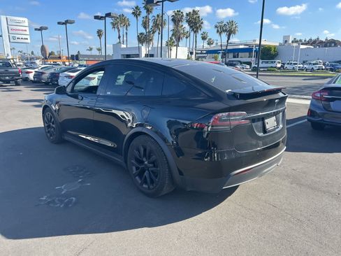 Used 2022 Tesla Model X image 4