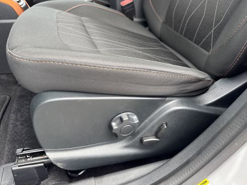 Used 2021 Ford EcoSport SE w/ SE Convenience Package FWD image 18