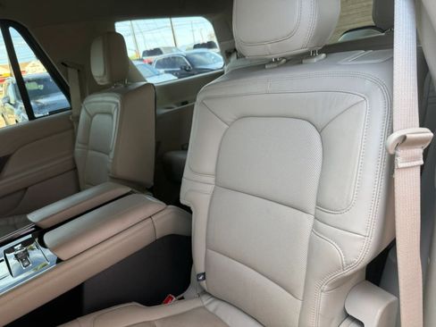 Used 2020 Lincoln Navigator Reserve w/ Luxury Package AWD/4WD image 47