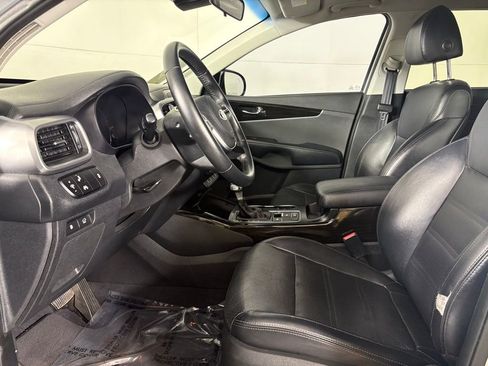 Used 2019 Kia Sorento EX image 20