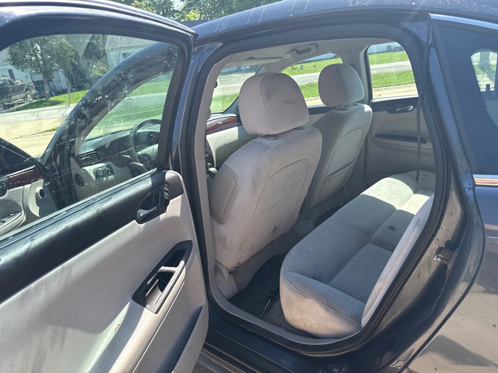 Used 2011 Chevrolet Impala LS FWD image 12