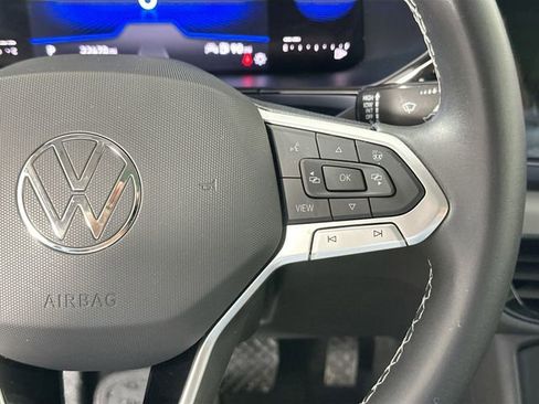 Used 2022 Volkswagen Taos SE w/ Panoramic Sunroof Package AWD/4WD image 22