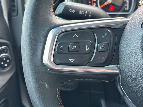 Used 2025 Jeep Wrangler Sahara image 35