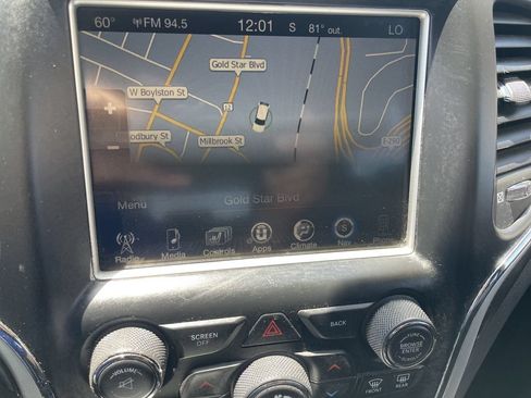 Used 2015 Jeep Grand Cherokee Altitude AWD/4WD image 19