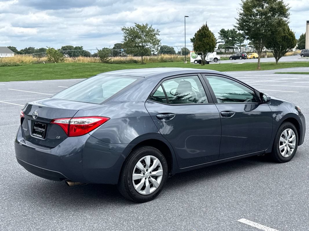 Used 2015 Toyota Corolla LE FWD image 7