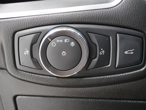 Used 2018 Ford Edge Titanium w/ Technology Package image 23