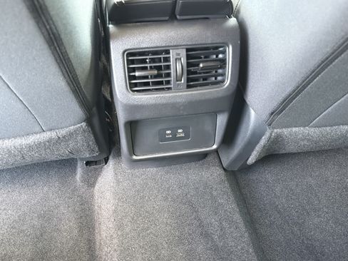 Used 2023 Nissan Rogue SV AWD/4WD image 17
