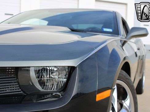 Used 2012 Chevrolet Camaro SS w/ Orange Stripe Package image 13