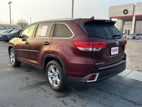 Used 2018 Toyota Highlander Limited image 3