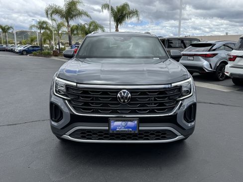 Used 2025 Volkswagen Atlas Cross Sport SE w/ Black Wheel Package FWD image 3