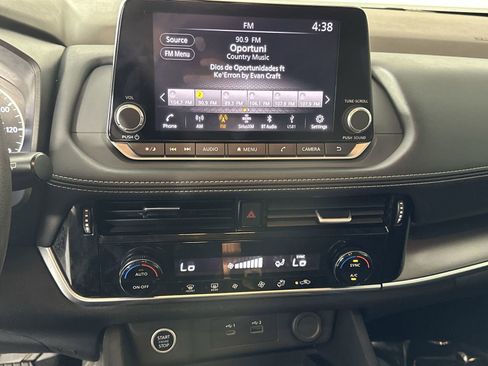 Used 2022 Nissan Rogue SV image 21