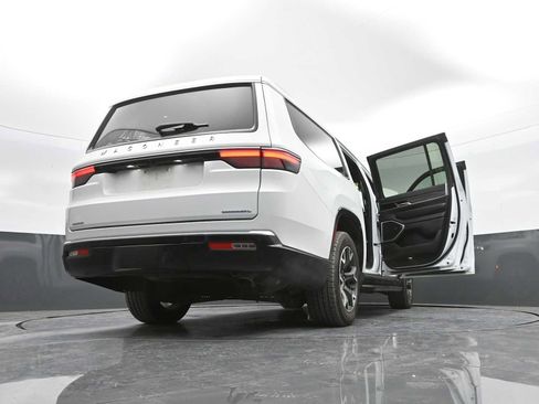 Used 2023 Jeep Wagoneer L Series III w/ Preferred Equipment Group image 50