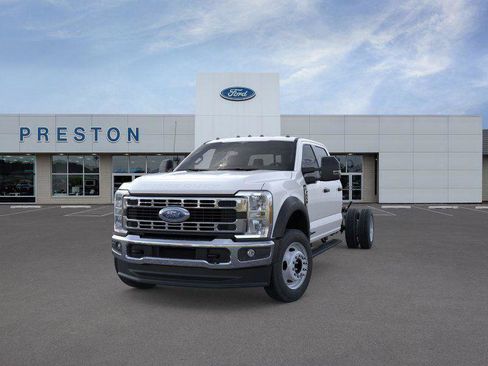 New 2026 Ford F550 4x4 Crew Cab image 12