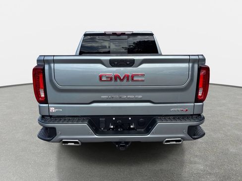 Used 2023 GMC Sierra 1500 AT4 w/ Technology Package AWD/4WD image 5