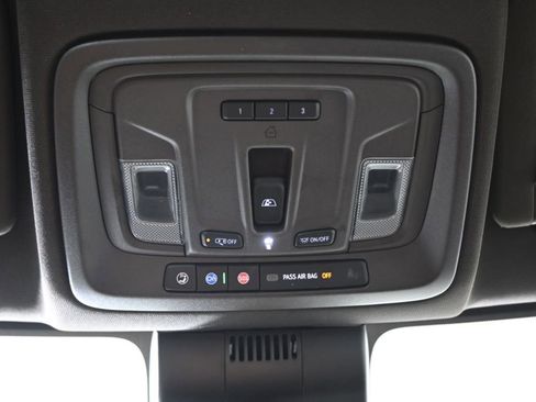 Used 2022 Chevrolet Silverado 1500 LT image 32