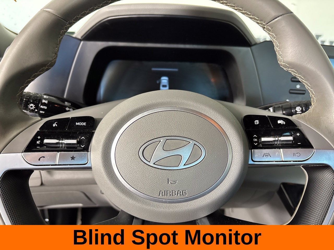 Used 2025 Hyundai Elantra Sport FWD image 14