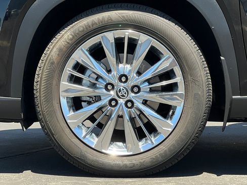 Certified 2024 Toyota Grand Highlander AWD image 26