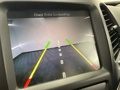 Used 2016 Jeep Cherokee Trailhawk w/ Cold Weather Group image 4