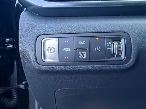 New 2026 GMC Terrain AT4 w/ LPO, Black Badging Package AWD/4WD image 14