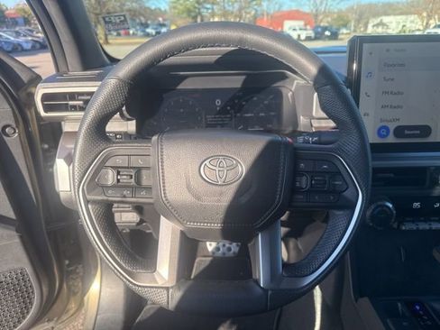 Used 2025 Toyota Tacoma TRD Sport image 26