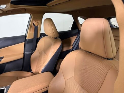 Certified 2025 Lexus NX 250 FWD w/ Premium Package image 7