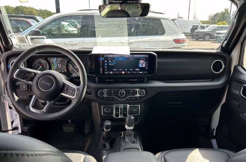 Used 2024 Jeep Wrangler High Altitude AWD/4WD image 11
