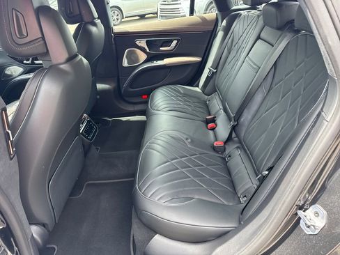 Used 2023 Mercedes-Benz EQS 580 4MATIC Sedan w/ Exclusive Trim Package image 20