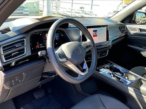 Certified 2024 Volkswagen Atlas Cross Sport SE image 14