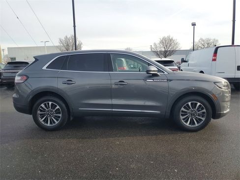 Certified 2022 Lincoln Nautilus AWD w/ Premium Package image 8