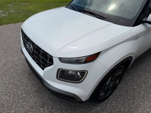 Used 2026 Hyundai Venue SEL FWD image 4