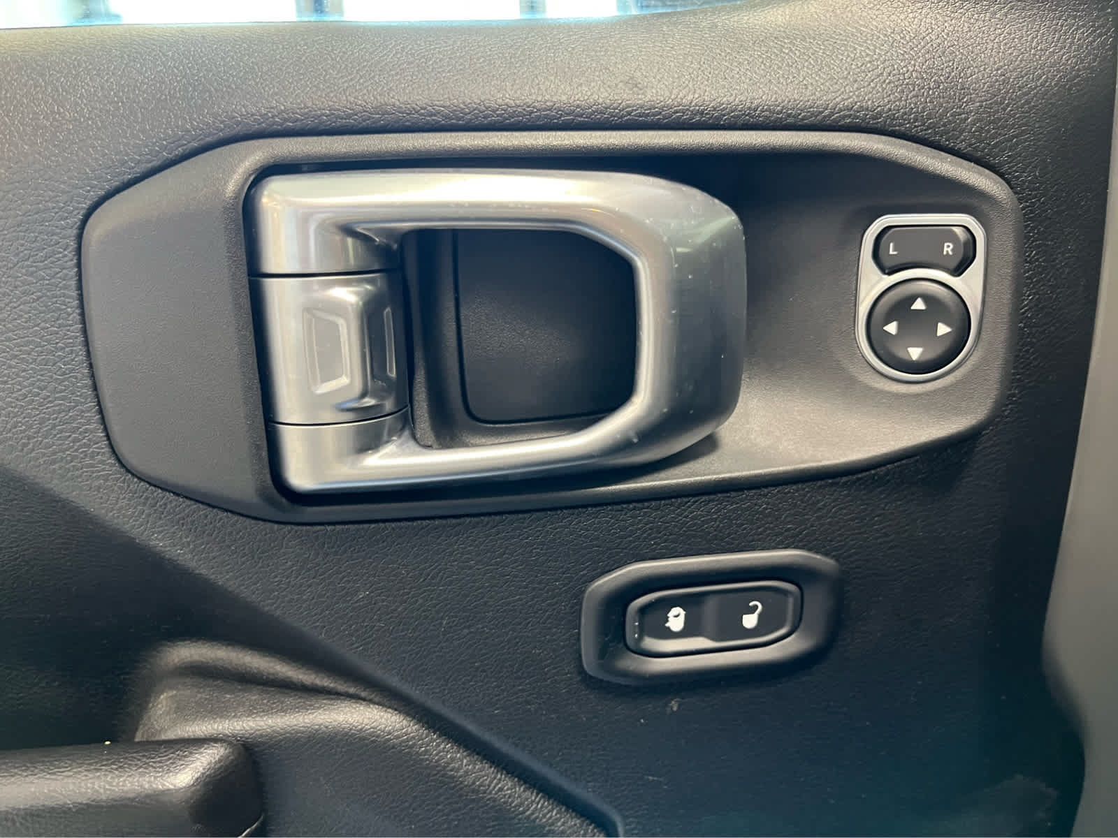 Used 2021 Jeep Wrangler Sport AWD/4WD image 20