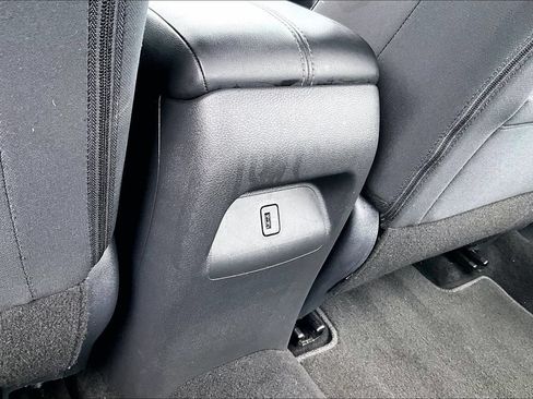 Used 2025 Nissan Sentra SV w/ All-Weather Package FWD image 32