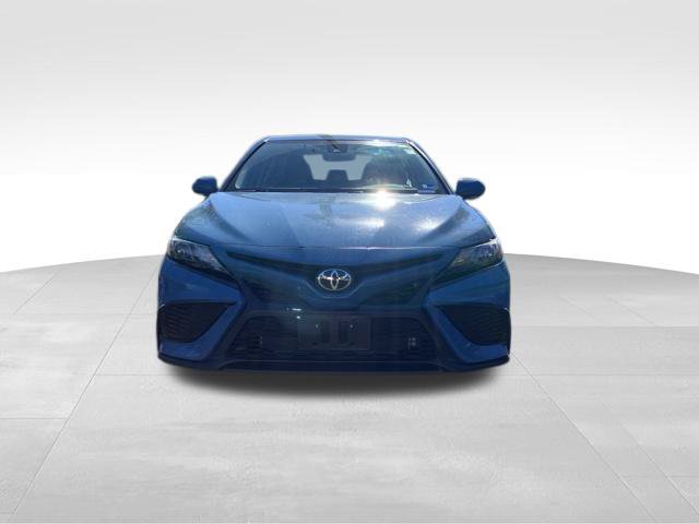 Used 2024 Toyota Camry SE w/ Cold Weather Package FWD image 2