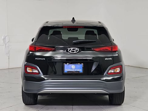 Used 2021 Hyundai Kona Limited w/ Cargo Package FWD image 5