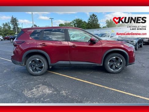 Used 2025 Nissan Rogue SV AWD/4WD image 3