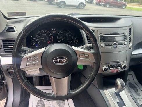 Used 2011 Subaru Outback 2.5i Premium w/ All-Weather Pkg AWD/4WD image 16