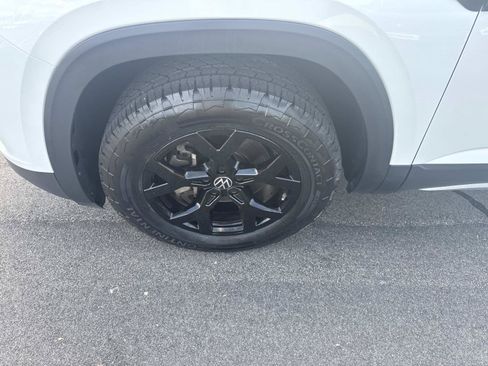 Certified 2024 Volkswagen Atlas Peak Edition SEL AWD/4WD image 14