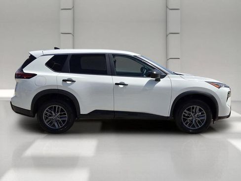 Used 2024 Nissan Rogue S FWD image 6