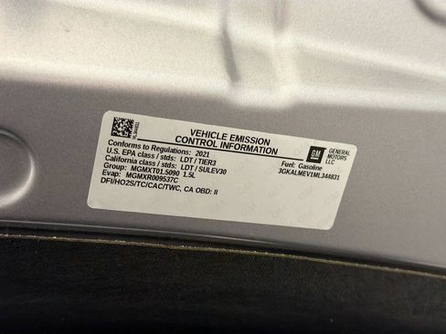 Used 2021 GMC Terrain SLE w/ Elevation Edition image 17