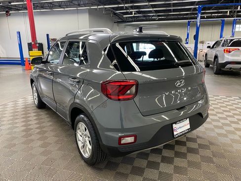 Used 2020 Hyundai Venue SEL FWD image 7
