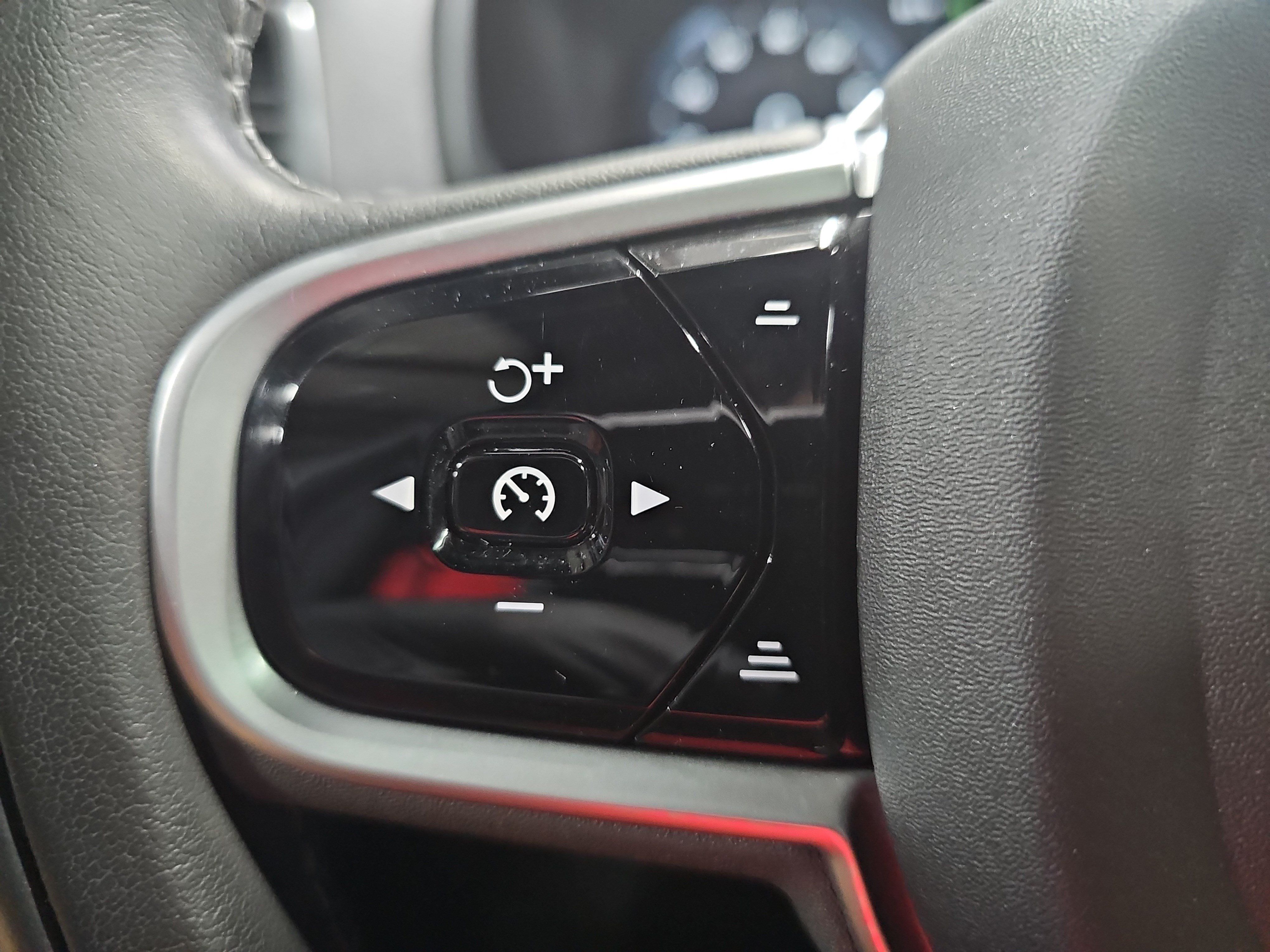Used 2019 Volvo XC90 T6 Momentum w/ Advanced Package AWD/4WD image 19