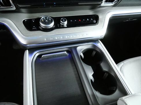 Certified 2025 Ford Expedition Max Platinum AWD/4WD image 21