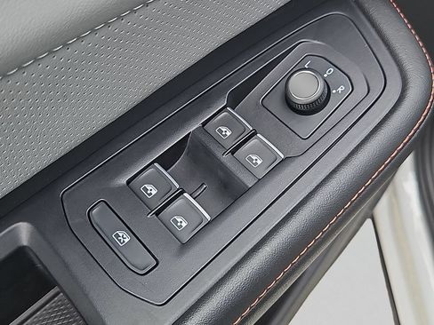 Used 2024 Volkswagen Atlas Peak Edition SEL AWD/4WD image 28