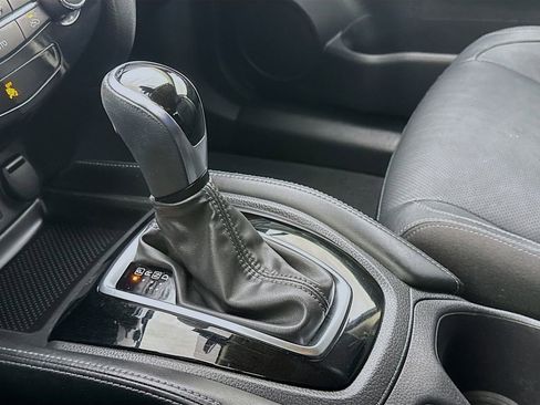 Used 2018 Nissan Rogue SL w/ Premium Package image 20