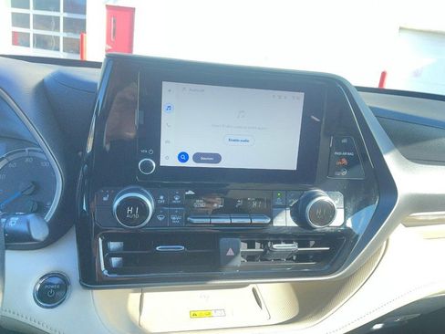 Used 2023 Toyota Highlander XLE image 33