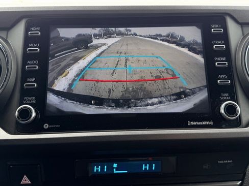 Used 2021 Toyota Tacoma TRD Off-Road image 16