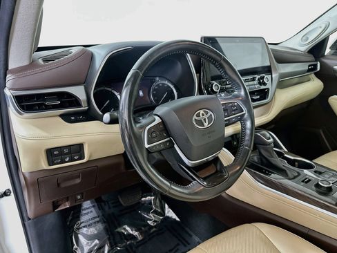 Used 2021 Toyota Highlander Platinum AWD/4WD image 9